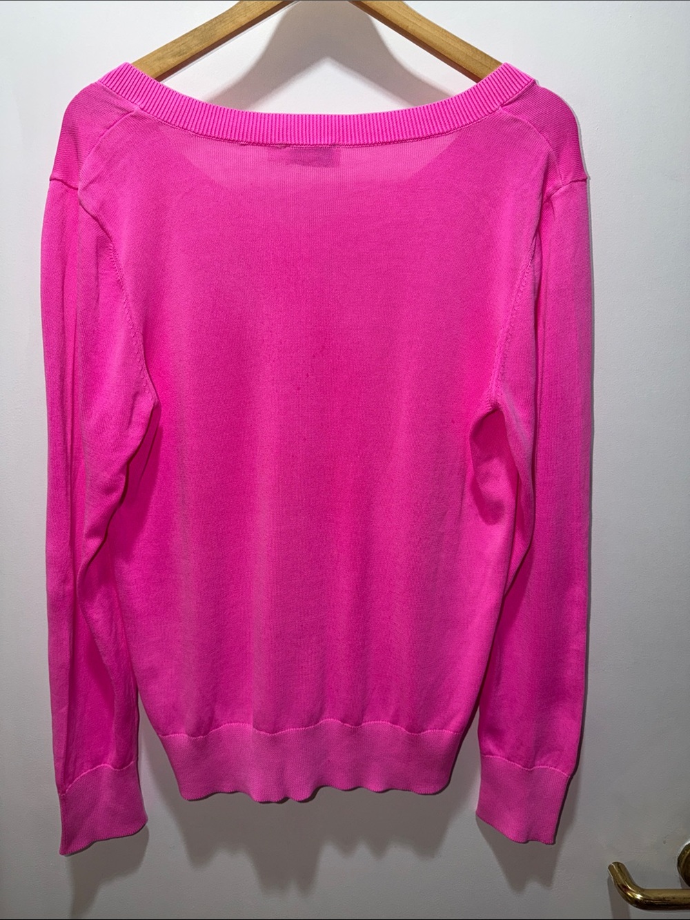 Vineyard Vines Women’s V-Neck Sweater - Hot Pink - Picture 4 of 4